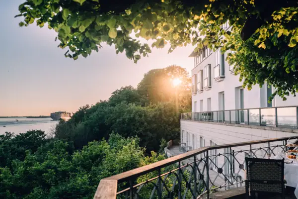 lindenterrasse mit elbblick